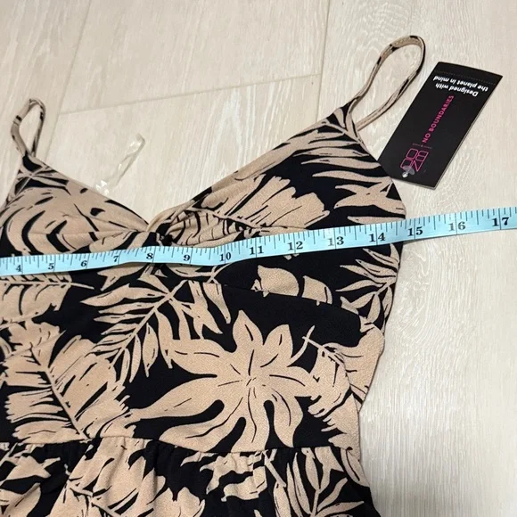 No Boundaries Black and Tan Tropical Maxi Dress - Picture 5 of 10